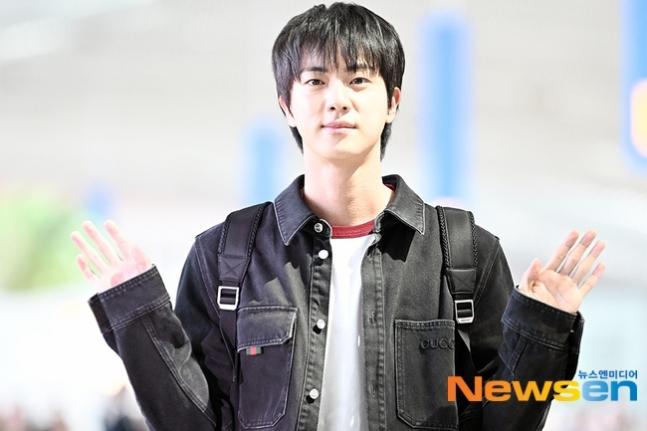 BTS ジン、2024年ソロアルバム販売1位を記録…ドラマOSTでも好調