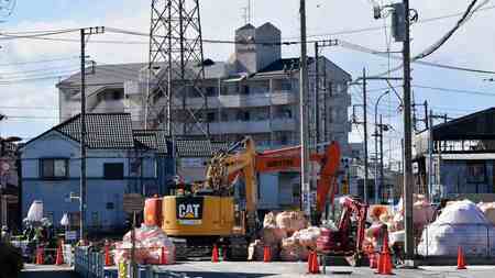 埼玉県八潮市の県道交差点で道路が陥没した現場付近