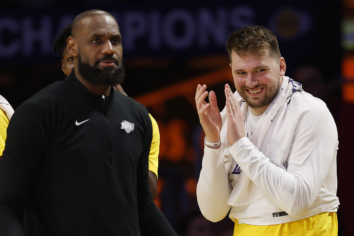 レイカーズがサンダーを倒してNBAファイナルに行く！」元NFL選手