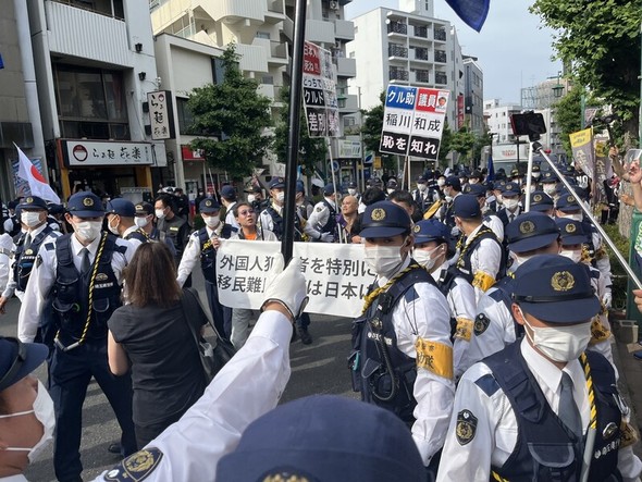 在日クルド人へのヘイトデモの様子