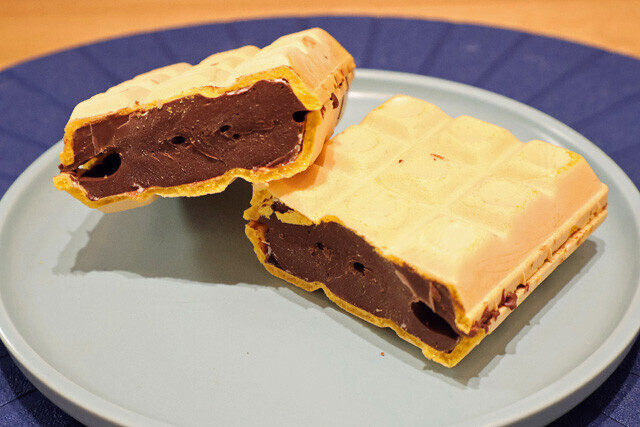 チョコモナカジャンボの中身ぜんぶチョコ】チョコモナカジャンボ