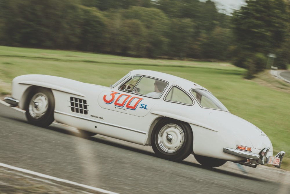 たった29台のアルミボディ メルセデス・ベンツ300SL ライト