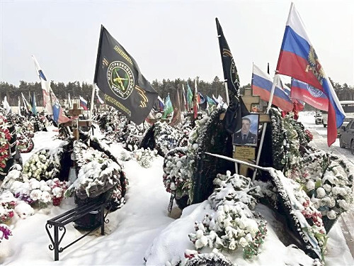 ウクライナ紛争で亡くなったロシア兵士たちの墓地（ニジニーノブゴロド）