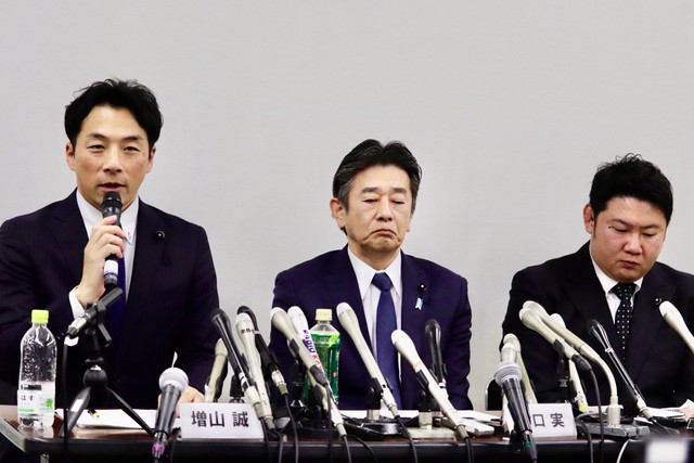 維新兵庫県議「情報拡散が元県議の死の原因との認識は」と問われ「原因かどうかなかなか難しい」「言及控える」(よろず~ニュース) - Yahoo!ニュース