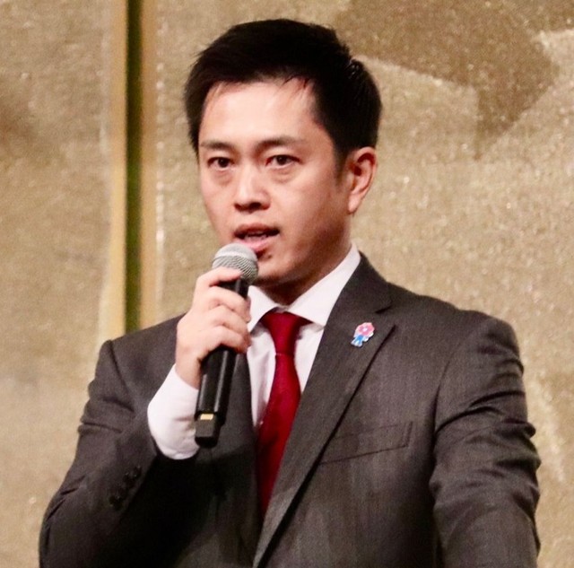 吉村洋文氏