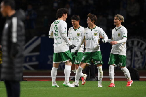 “東京クラシック”を制した東京Vが今季初白星! 齋藤功佑の決勝弾で町田を1-0撃破(サッカーキング) - Yahoo!ニュース