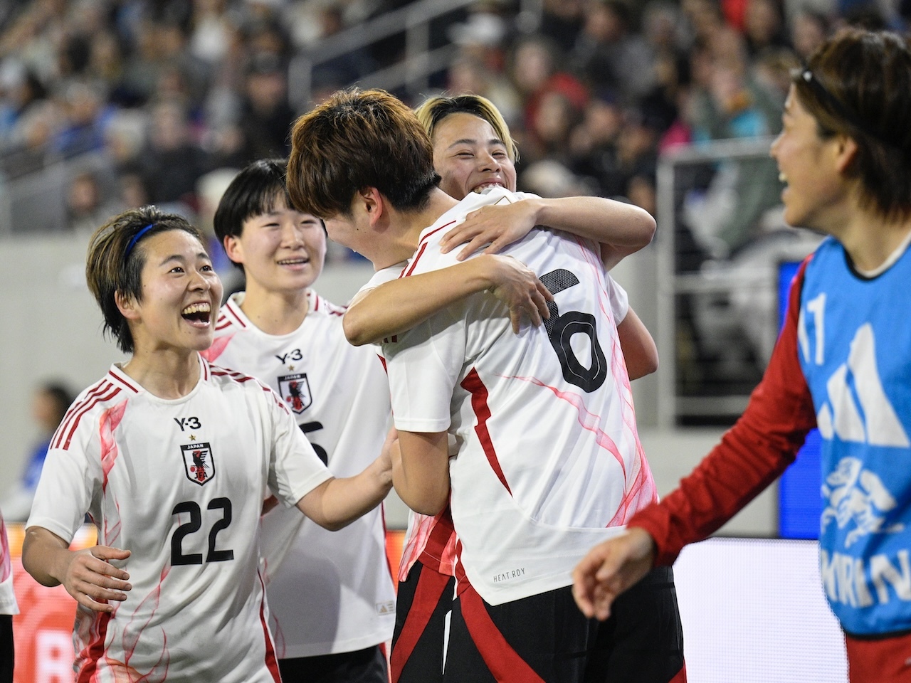 なでしこJが世界1位アメリカ撃破で初優勝!! 途中出場の古賀塔子が決勝ゴール&長谷川唯は全2得点に絡む（ゲキサカ） - Yahoo!ニュース