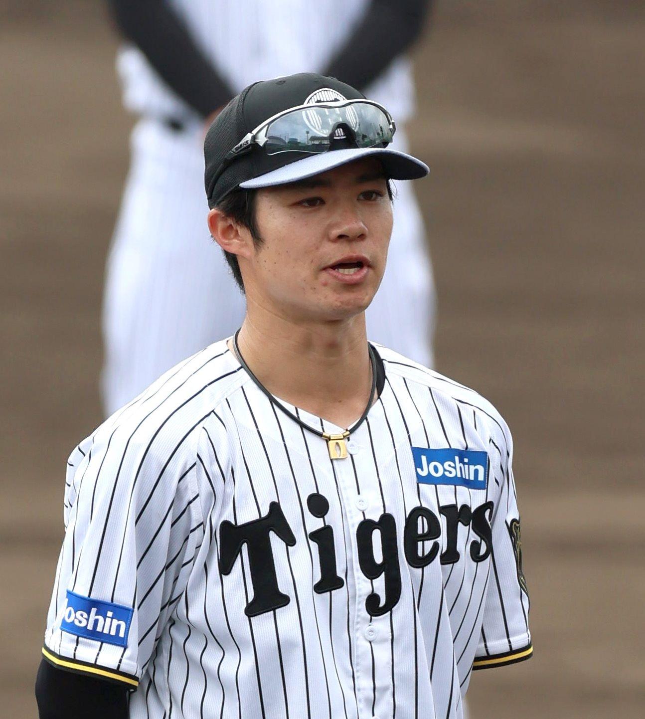 阪神が春季キャンプ打ち上げ 選手会長の中野が手締め