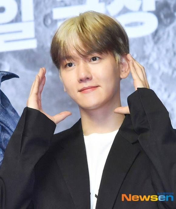 EXO ベッキョン　ポラ EXO ベッキョン Wkorea5月号カバー,動画&スホ allureカバー…強