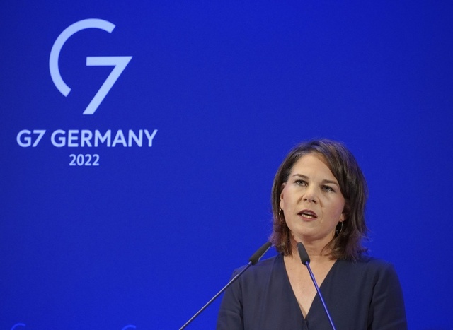 欧州各国ウクライナに連帯 「強く」「一人ではない」 欧州各国ウクライナに連帯 「強く」「一人ではない」