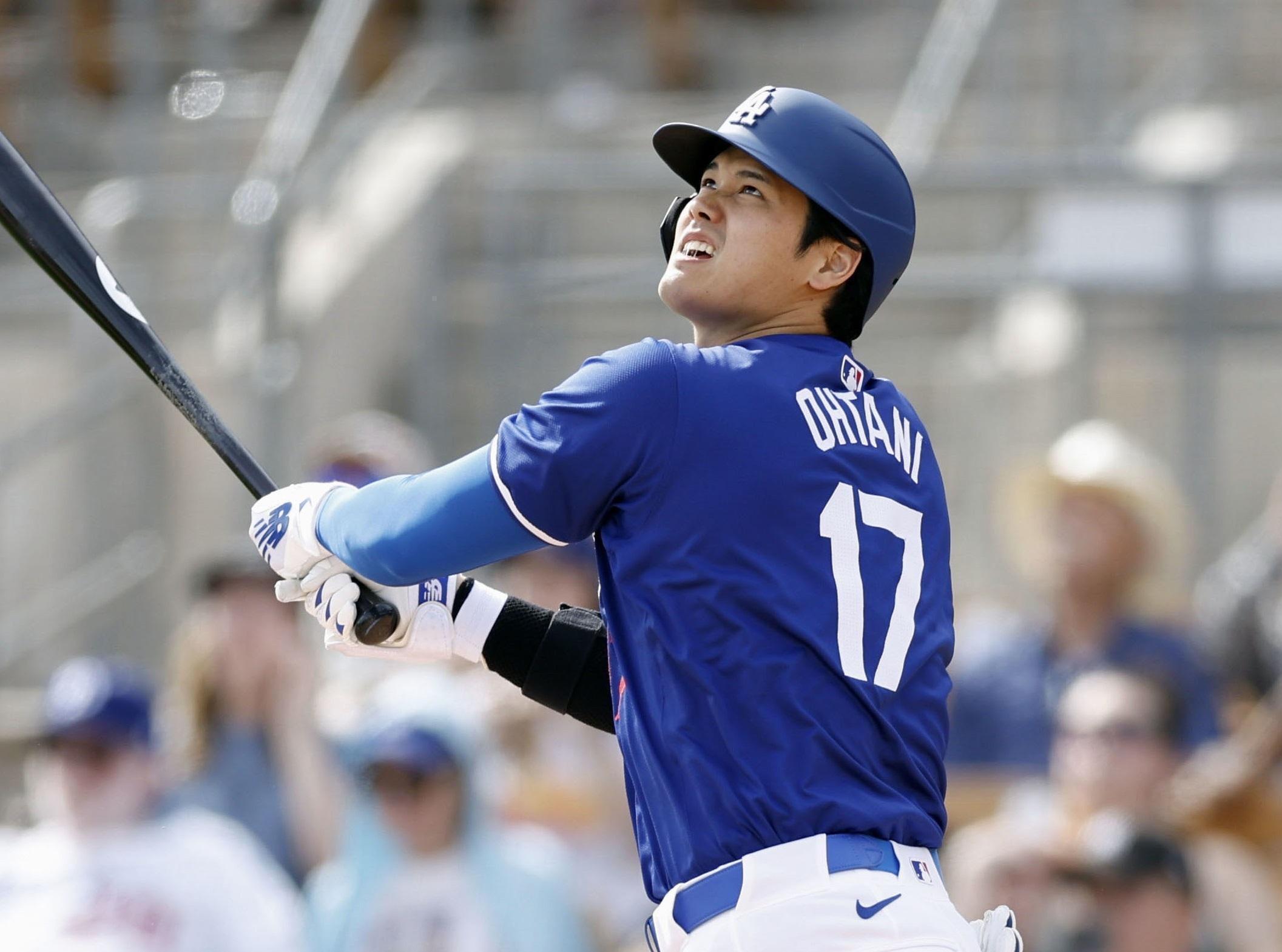 大谷翔平、OP戦初打席先頭打者弾 飛距離117メートル “先輩”菊池 大谷翔平、OP戦初打席先頭打者弾 飛距離117メートル “先輩”菊池