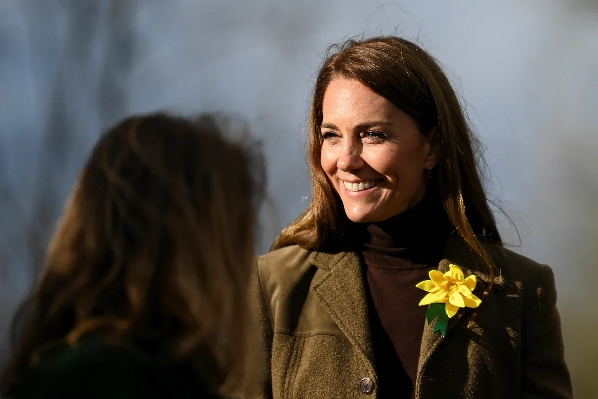 キャサリン皇太子妃、18年前のラルフ・ローレンのジャケットを着