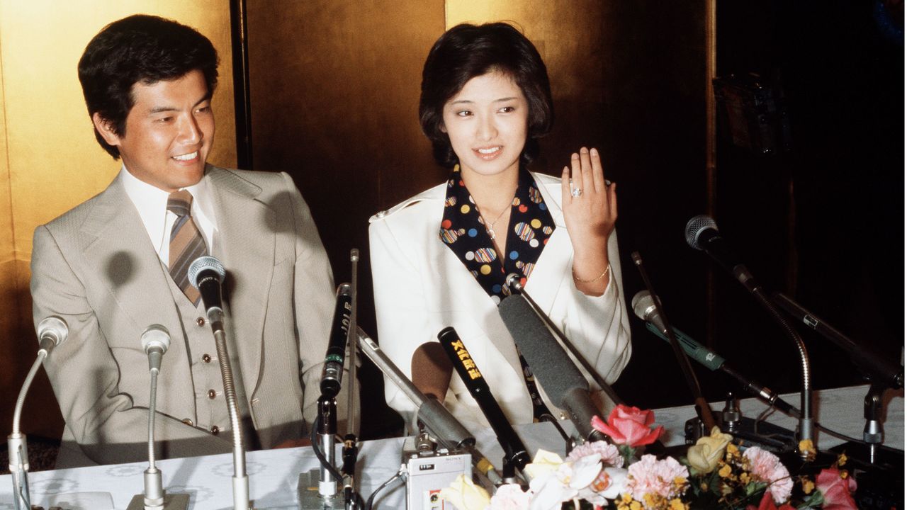 1980年の今日 : 3月7日】百恵さん婚約会見で完全引退宣言