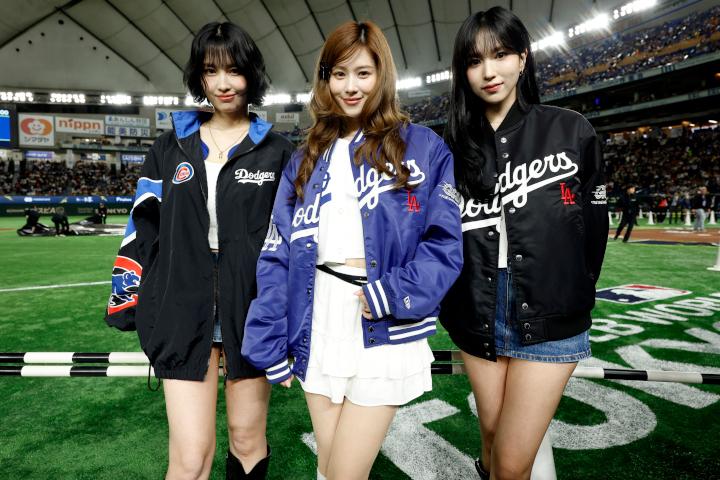 ドジャースの東京シリーズに降臨した＂世界的女神＂にX驚愕