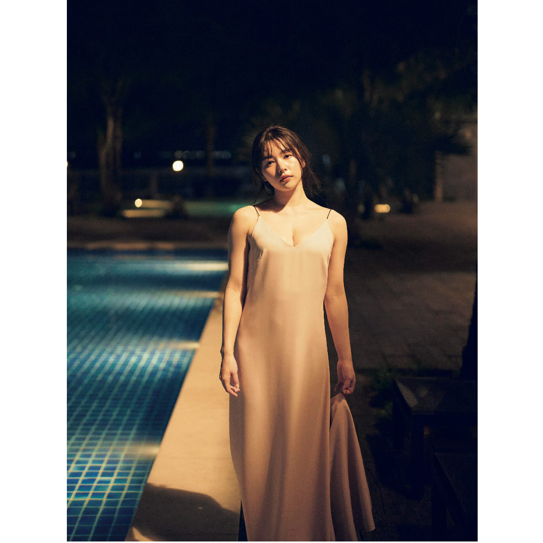 桜井日奈子の10周年記念写真集が“3度目重版”、ヌーディーな 桜井日奈子の10周年記念写真集が“3度目重版”、ヌーディーな
