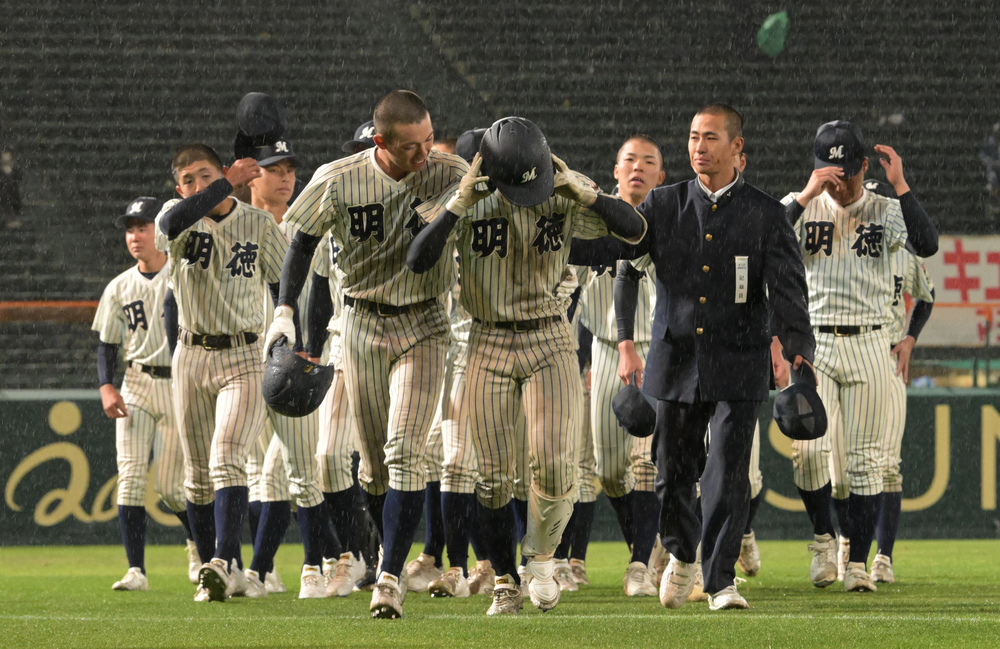 センバツ2025 1回戦 明徳義塾、奮闘に誇り 延長戦も惜敗 センバツ2025 1回戦 明徳義塾、奮闘に誇り 延長戦も惜敗