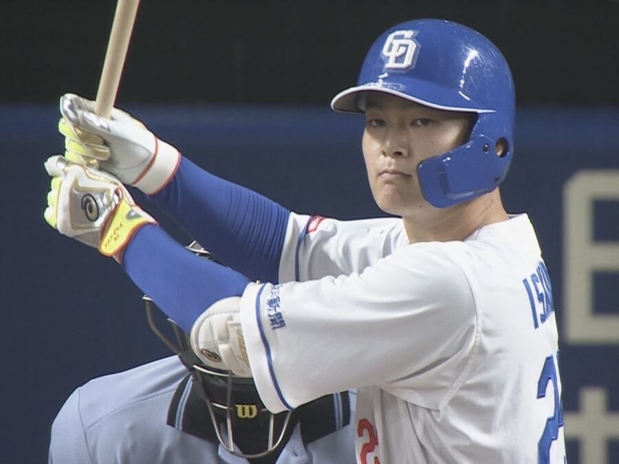 中日ドラゴンズユニフォームに石川昂弥選手の背ネーム、リアル