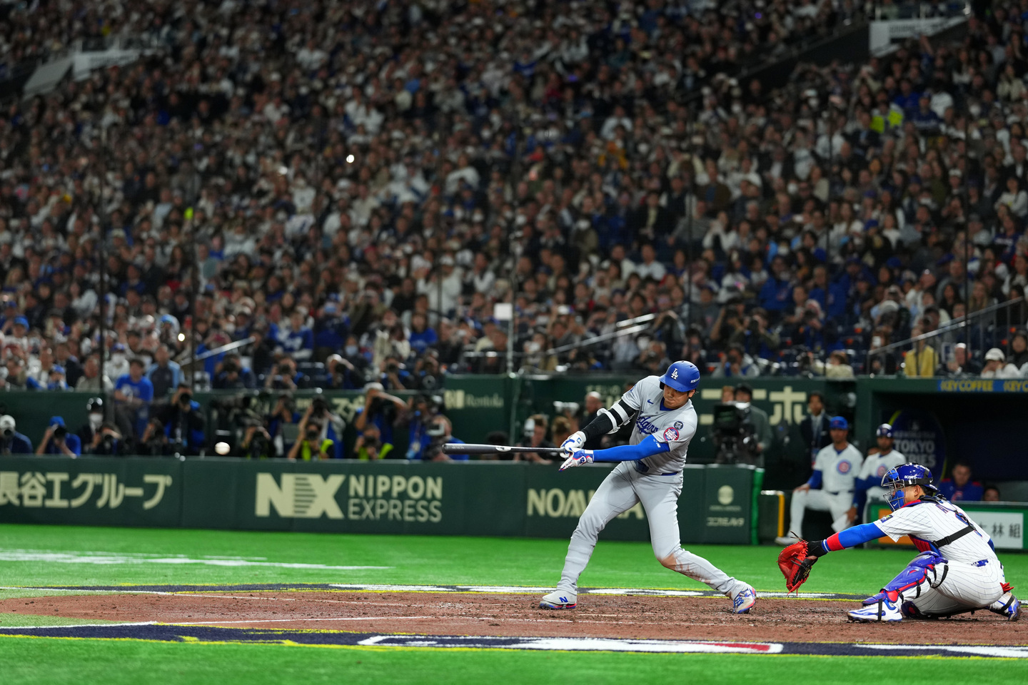いま東京いるの？」MLB開幕シリーズを現地観戦した“超人気韓国