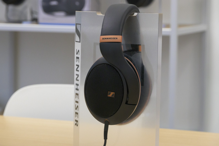 ゼンハイザー、“分析的なチューニング” の開放型ヘッドホン「HD
