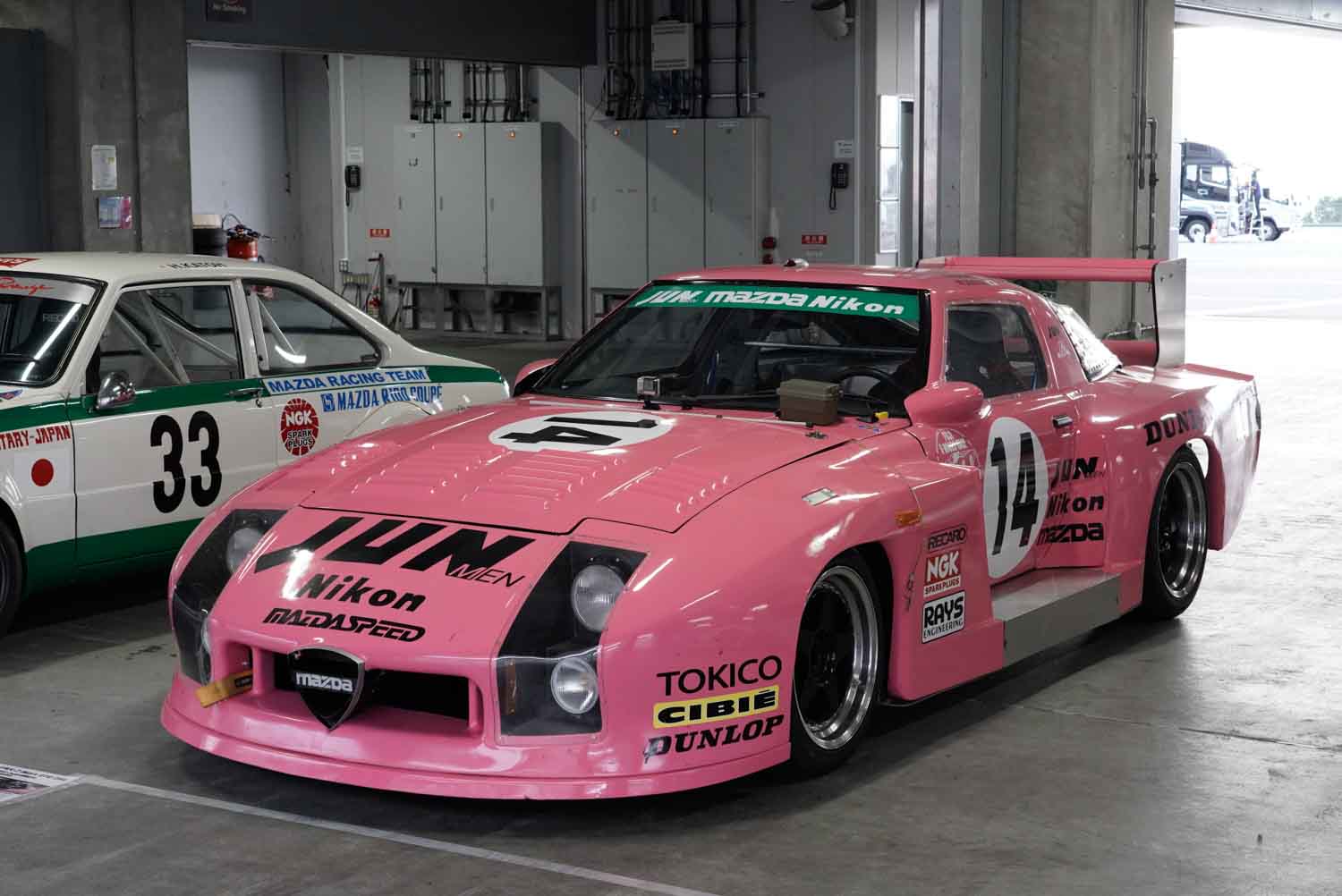 ファンデ7　ルルピーサマ マツダ「サバンナRX-7」で憧れのル・マンスタイルを再現！ 当時