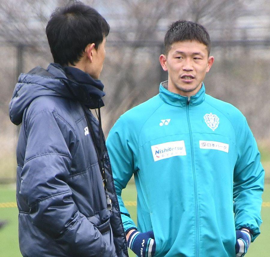 左膝手術で長期離脱の奈良竜樹主将、約10カ月ぶりにベンチへ