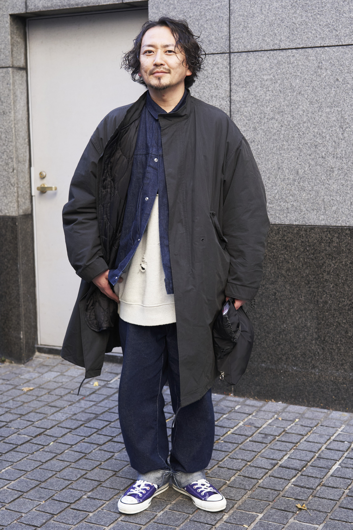 春も活躍必至な「ロングコート」。街行く3名の洒落者はこう