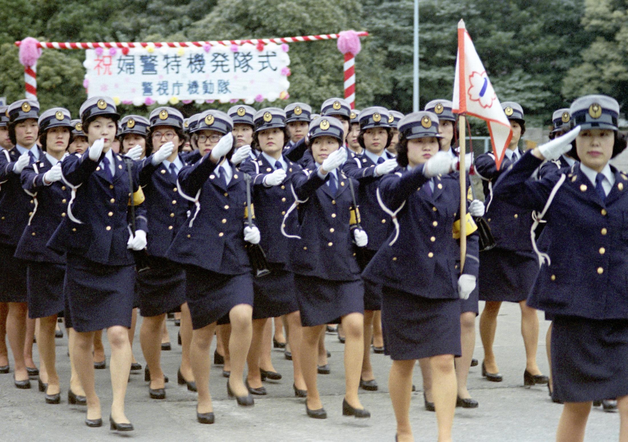 婦警 