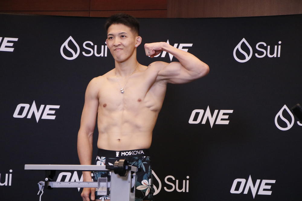 ONE】野杁正明とタワンチャイが計量＆ハイドレーションテストを