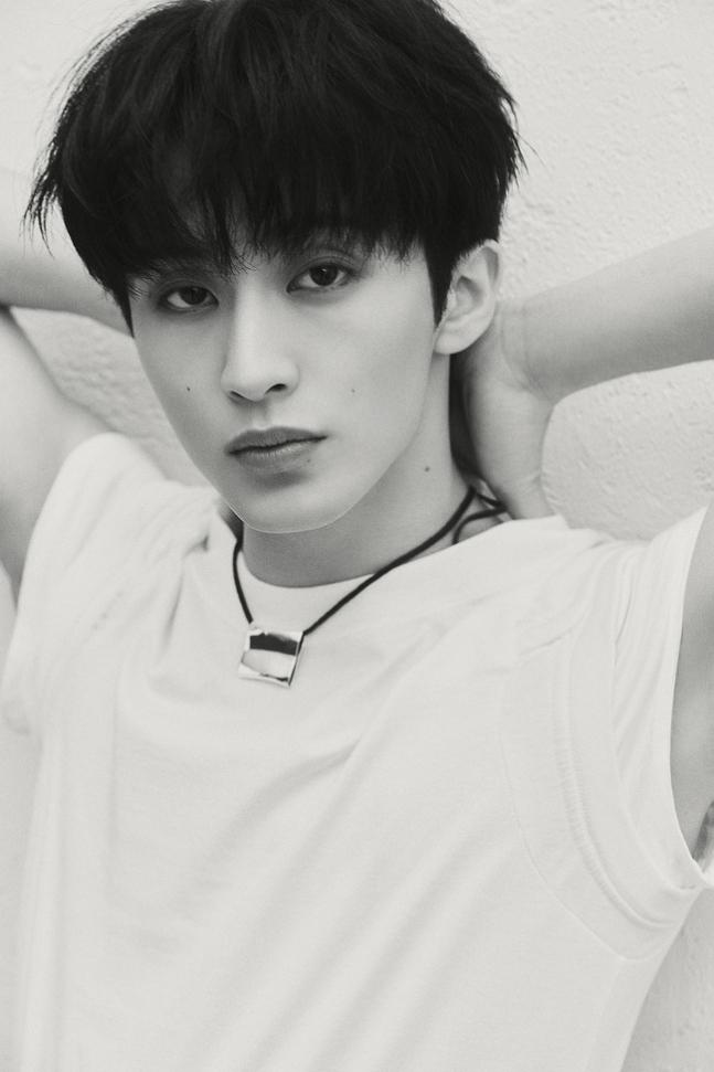 大人の上質  20250325-00000126-kstylens-000 K-POP・アジア