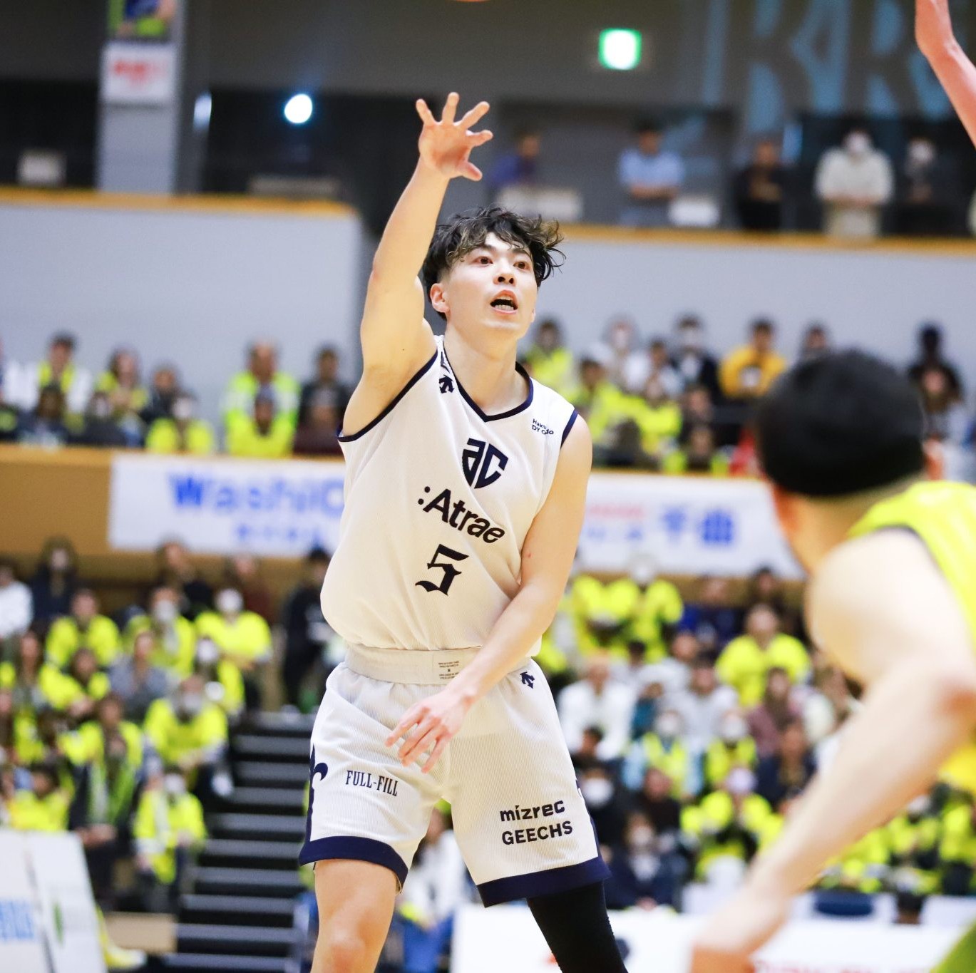 アルティーリ千葉　前田怜緒選手　サイン入りユニフォーム Yahoo!オークション - 【前田怜緒（アルティーリ千葉）】BBM