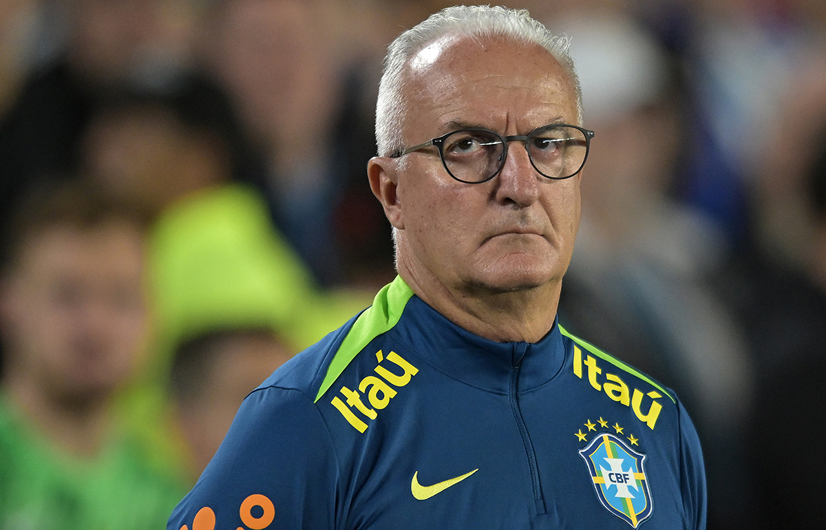 もう待つ時間はない」W杯予選で宿敵に大敗…ブラジルでは指揮官