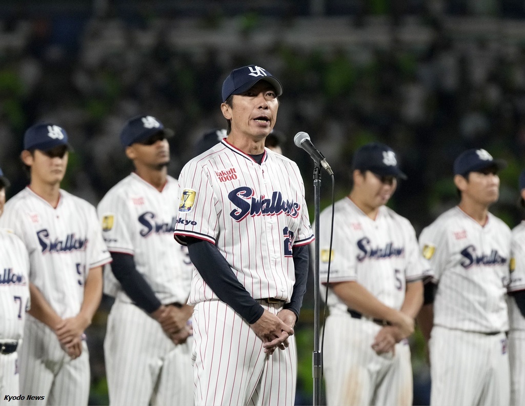 ヤクルト　優勝　ペナント 東京ヤクルトスワローズ 優勝記念展示 ペナント 2021 @神宮球場