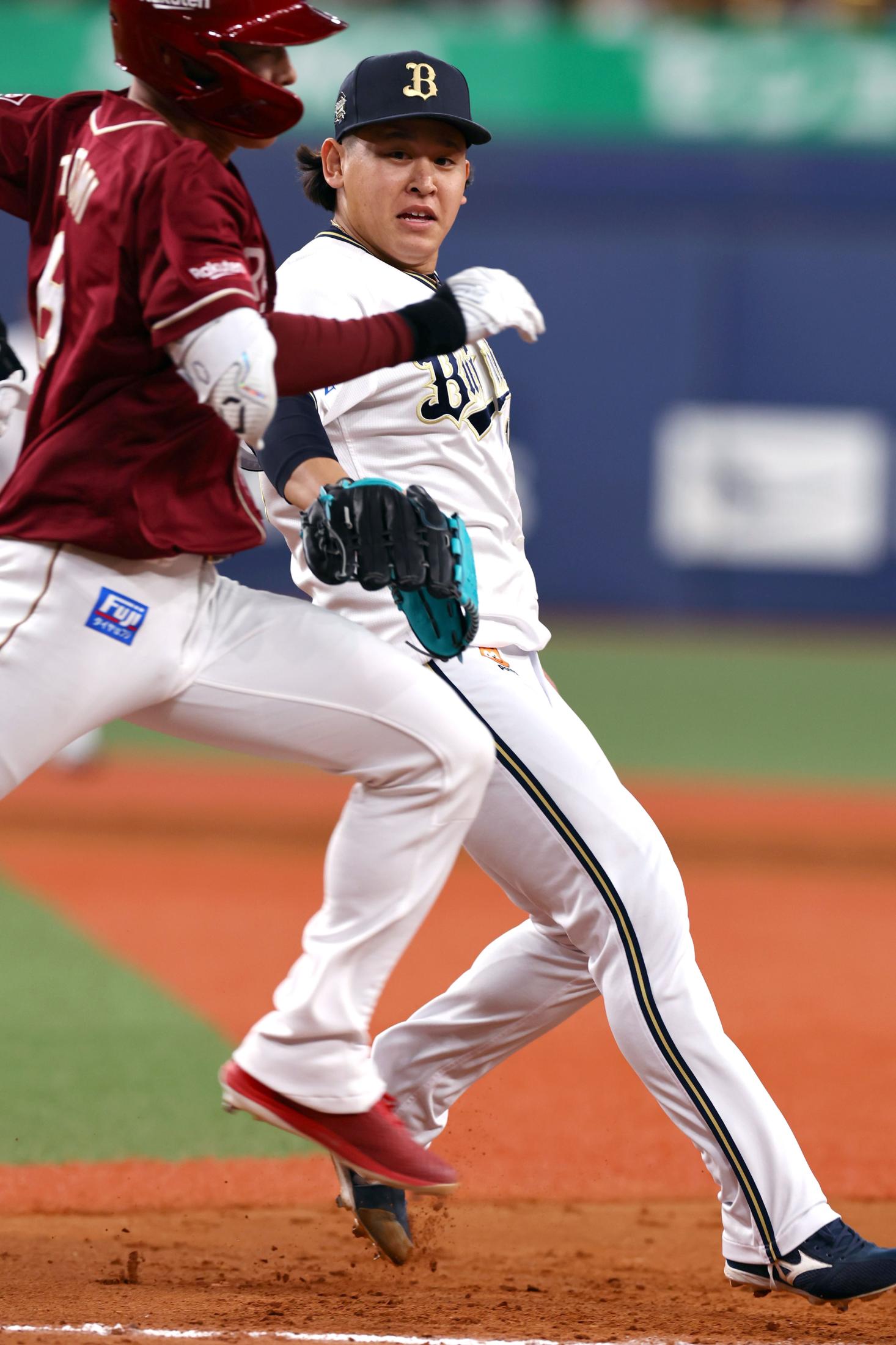 オリックス・宮城が開幕戦で完全試合ならず 八回に辰己に内野