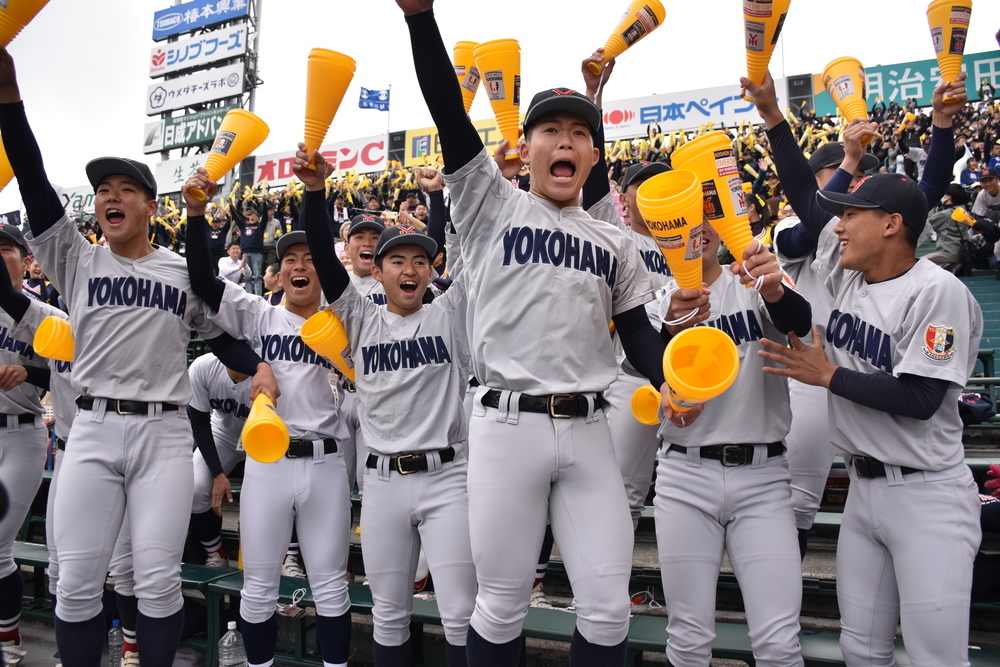 センバツ高校野球 横浜 圧倒の頂 六回、打者11人6得点