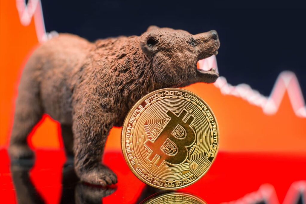 BTCが8万1000ドルに接近、XRPとADAも下落──トレーダーは関税