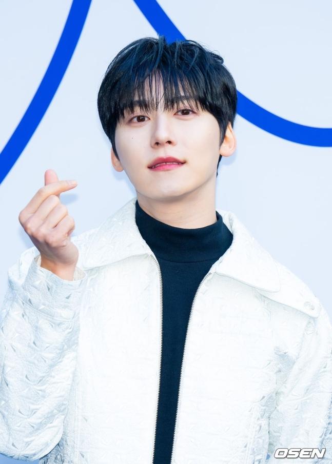 ONEUS ゴニ セルカ 2枚セットの通販 by みるる｜ラクマ