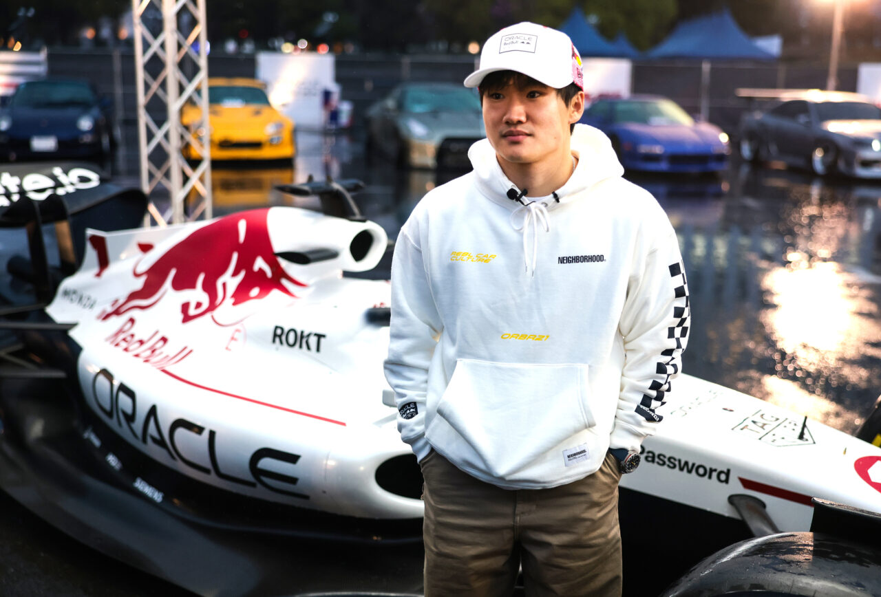 角田裕毅、東京でのイベントで日本GP特別カラーのレッドブル
