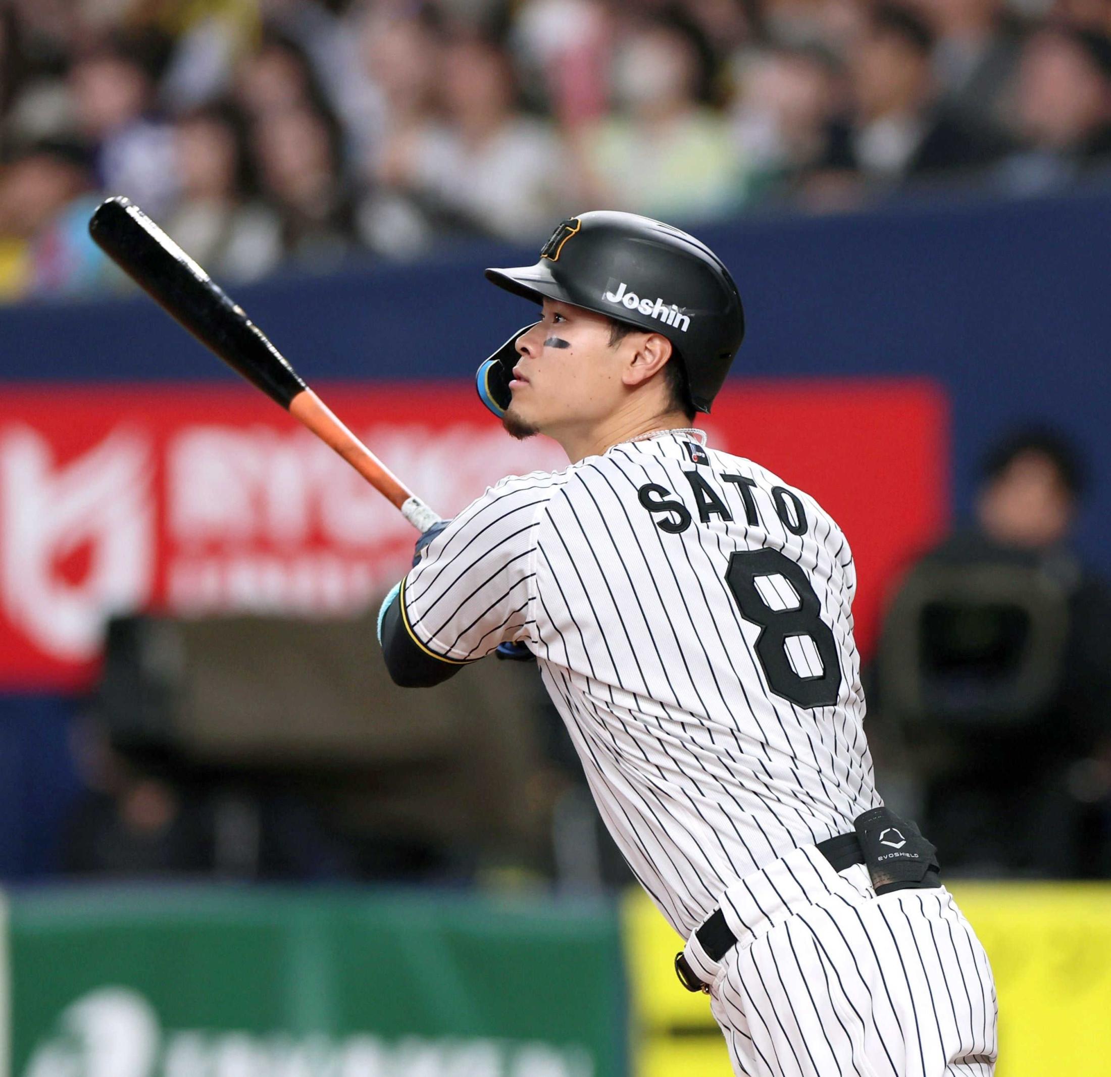 阪神・佐藤輝 驚がく弾！一振りで空気変えた 一時同点の2号2