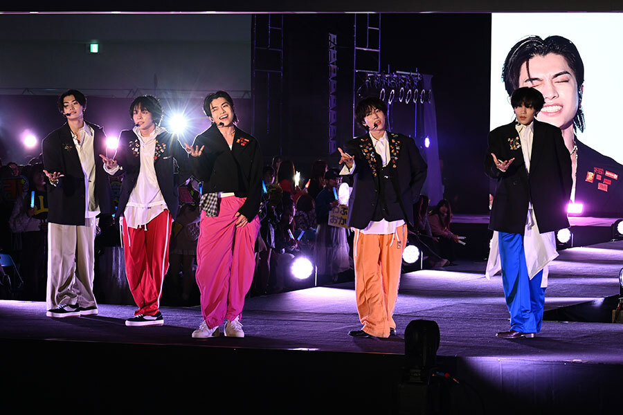 WILD BLUE 山下幸輝 福岡、大阪限定トレカ WILD BLUE 山下幸輝 POP 通常盤 トレカ - メルカリ
