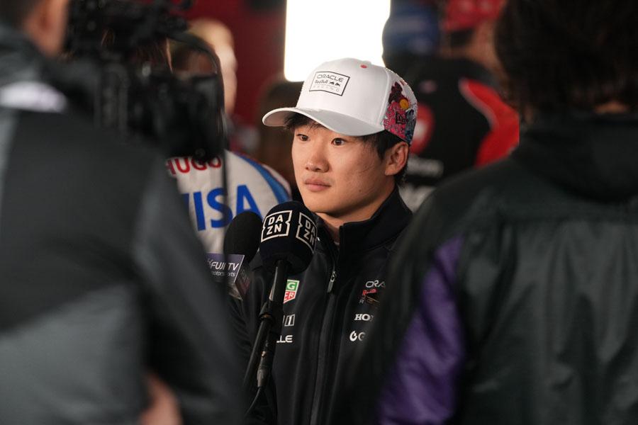 角田裕毅 水墨画をイメージした2025年F1日本GP限定キャップが