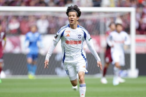 新潟、ついに掴んだ初白星！ 長谷川元希の一撃を守り抜き神戸を