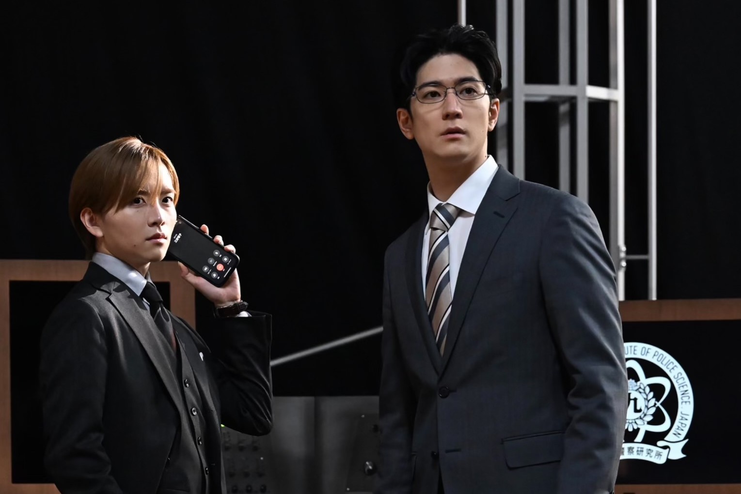 板垣李光人“薪”に対する発砲許可&眞島秀和“瀧本”の接近で命の 板垣李光人“薪”に対する発砲許可&眞島秀和“瀧本”の接近で命の