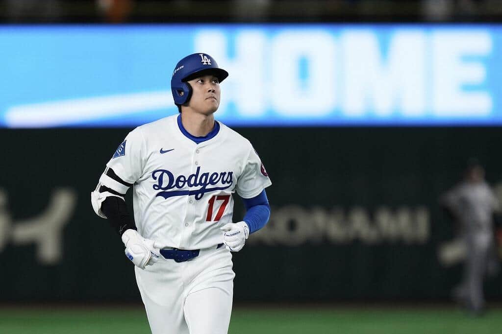 大谷翔平、スーツ姿が異次元スタイル「顔ちっちゃ！」「何頭身