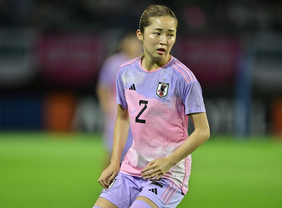 美人すぎます」「モデルさんみたい」マンC女子DF清水梨紗の