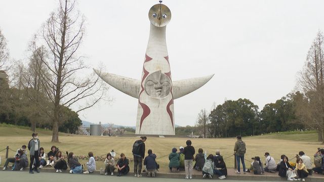 速報】空自「ブルーインパルス」大阪上空を飛行 万博開幕日向け