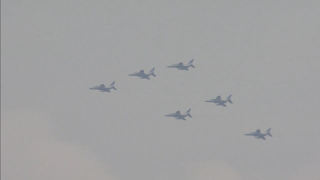 速報】空自「ブルーインパルス」大阪上空を飛行 万博開幕日向け