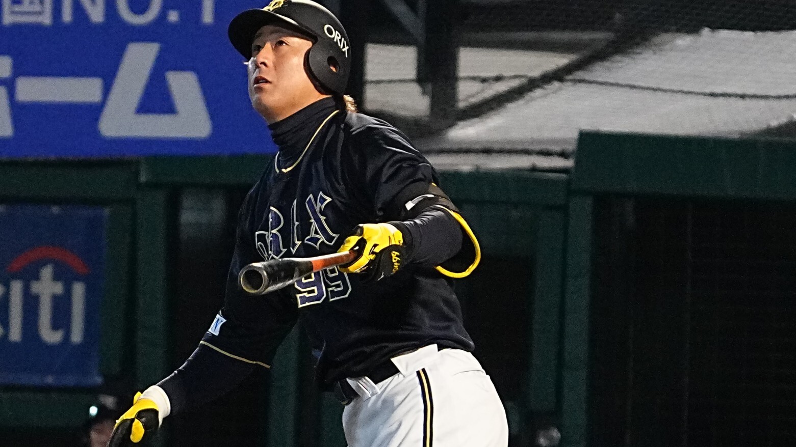 値下げしましたオリックス・バファローズユニフォーム 杉本裕太郎 99