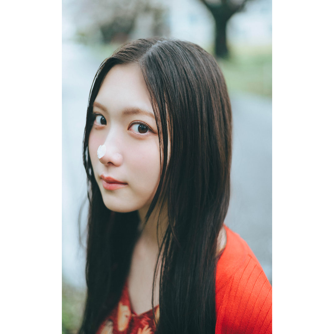 櫻坂46 谷口愛季が『blt graph.』初表紙、透明感きわ立つ幻想的