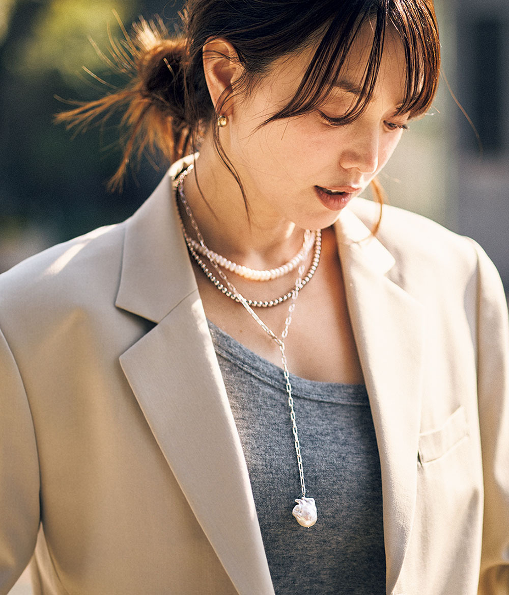 蛯原友里さんが着こなす大人の最新甘辛コーデ!【デニム、ライン 蛯原友里さんが着こなす大人の最新甘辛コーデ!【デニム、ライン