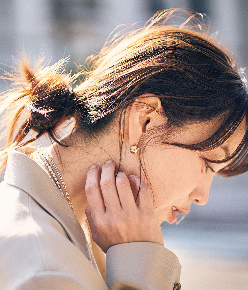 蛯原友里さんが着こなす大人の最新甘辛コーデ!【デニム、ライン 蛯原友里さんが着こなす大人の最新甘辛コーデ!【デニム、ライン